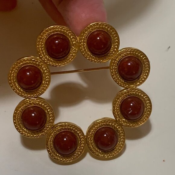 Vintage Monet Gold Tone Faux Stones Brooch - Picture 4 of 4